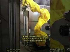 安全のため,ロボットに防護服を