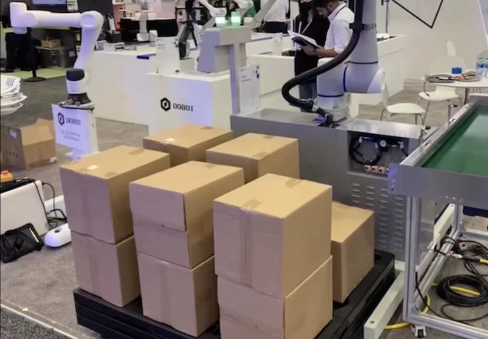 食糧研修会のためのFanucのロボット腕のDiy 10kgの協力的なロボティック積み重ねシステム