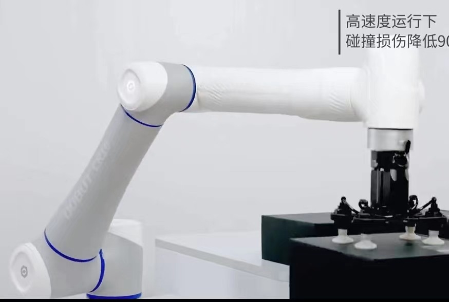 協力的なロボティック腕Plcはロボティック腕の処理システムを満たすコンベヤー ベルト900mmを制御した