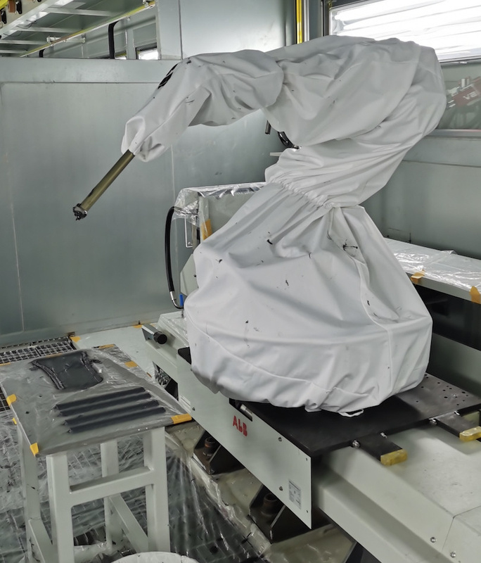 ABB KUKAのロボット腕の噴霧の研修会のためのロボット保護システムの衣類