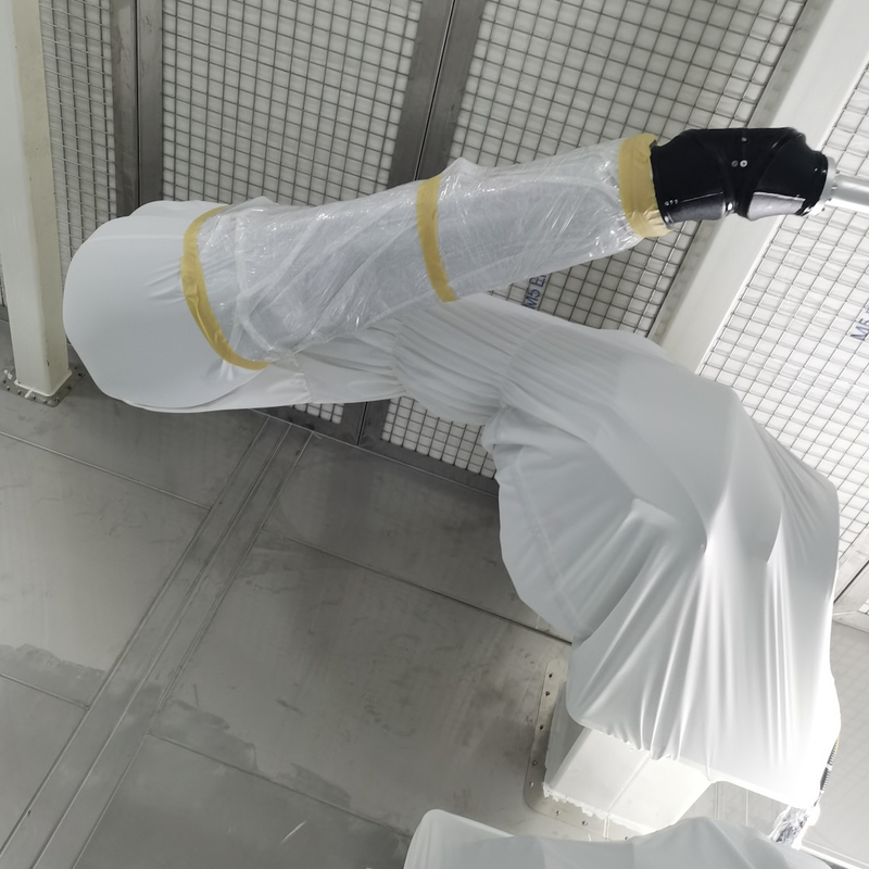 自動車工場のペンキの研修会で耐火性ABBのロボット カバー保護衣類