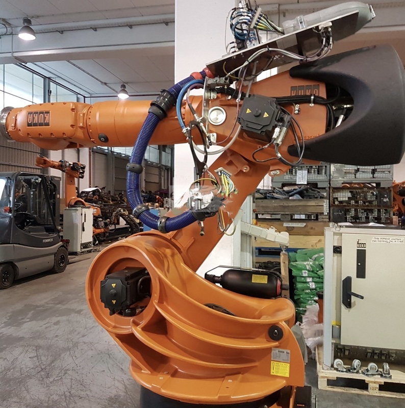 Kuka Kr 500製造のハンドル500kgの大きく重い部品のための6つの軸線のロボット腕