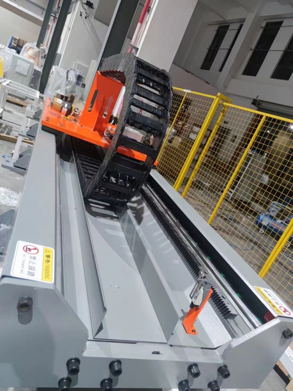 大きく頑丈なロボットは機械簡単で速いAbb Irbtのガイド・レールを処理追跡する
